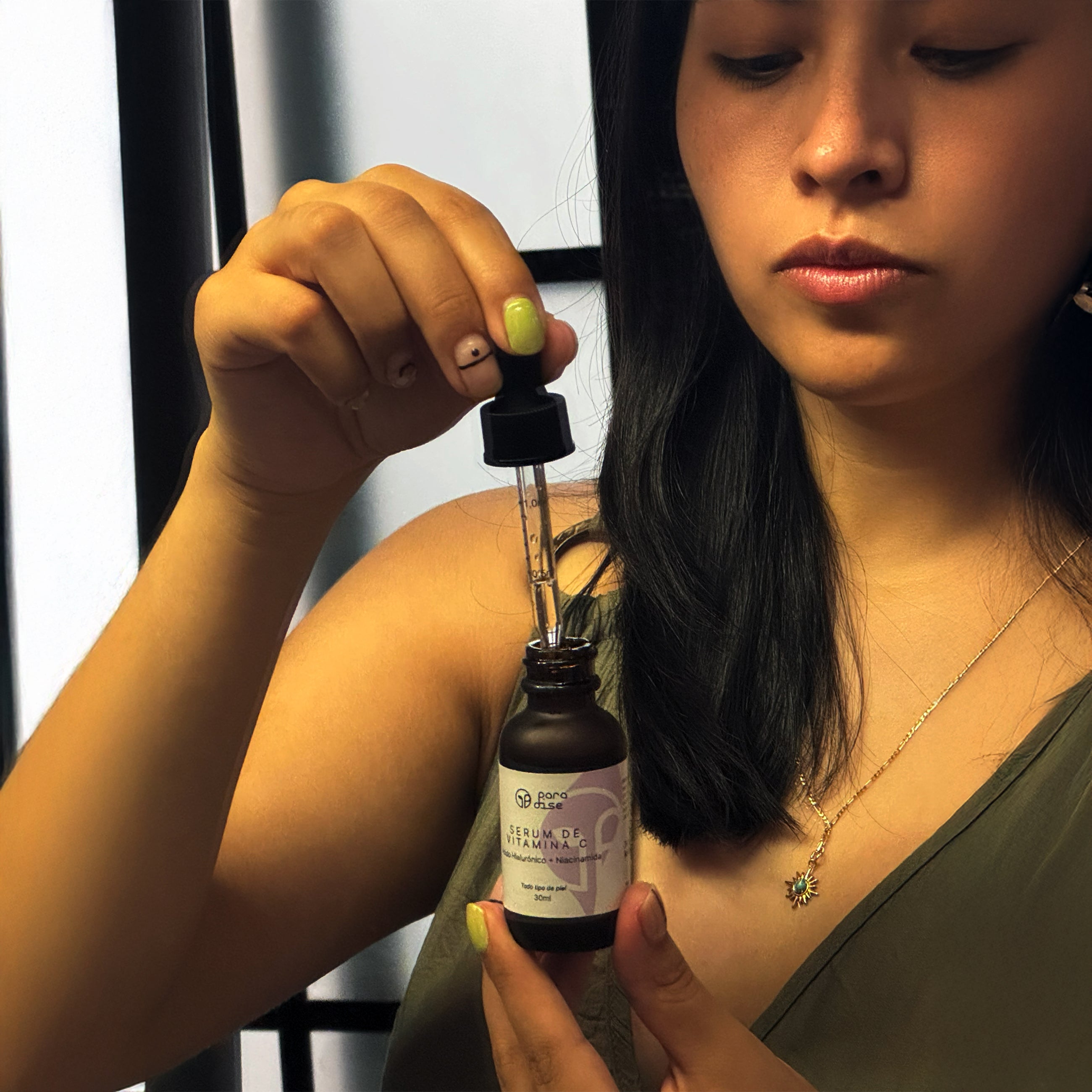 Serum Vitamina C + Ácido Hialurónico + Niacinamida